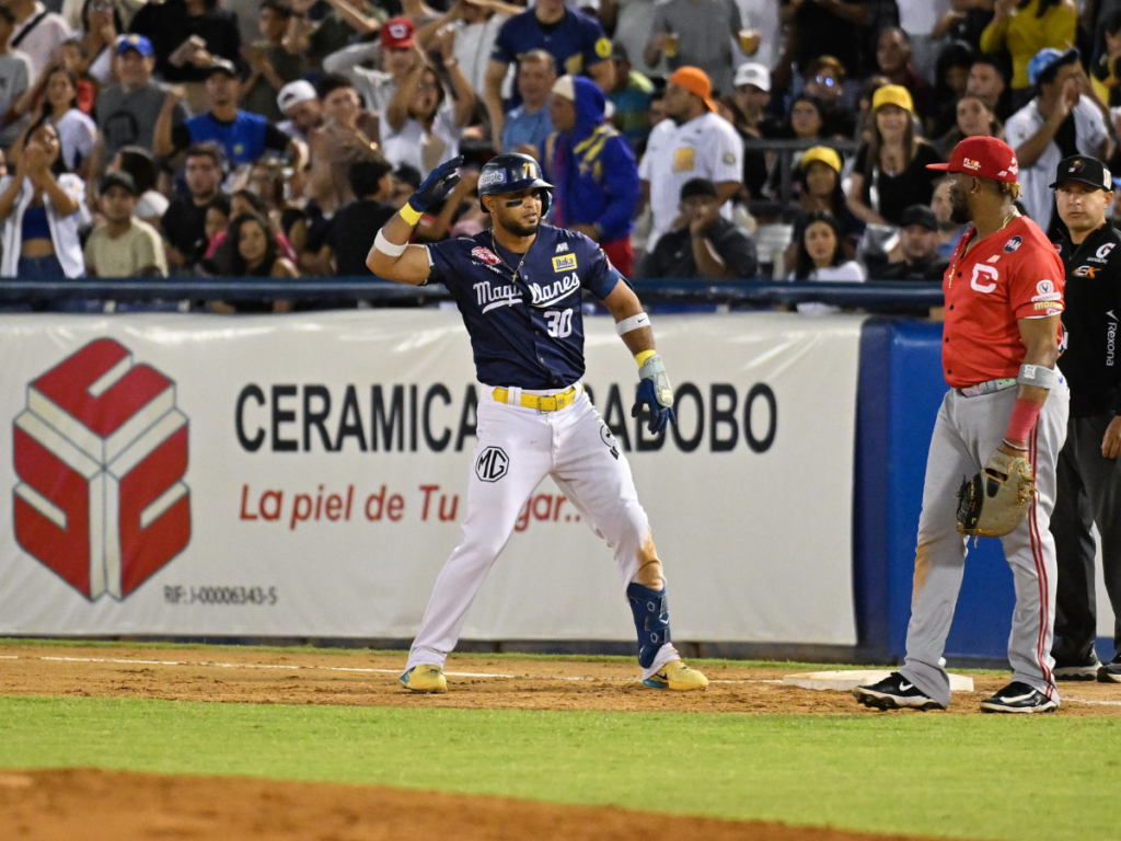 Angel-Reyes-arribo-a-20-jonrones-en-postemporada.png
