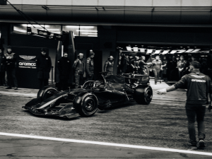 Aston-Martin-hizo-su-estreno-en-la-pista.png
