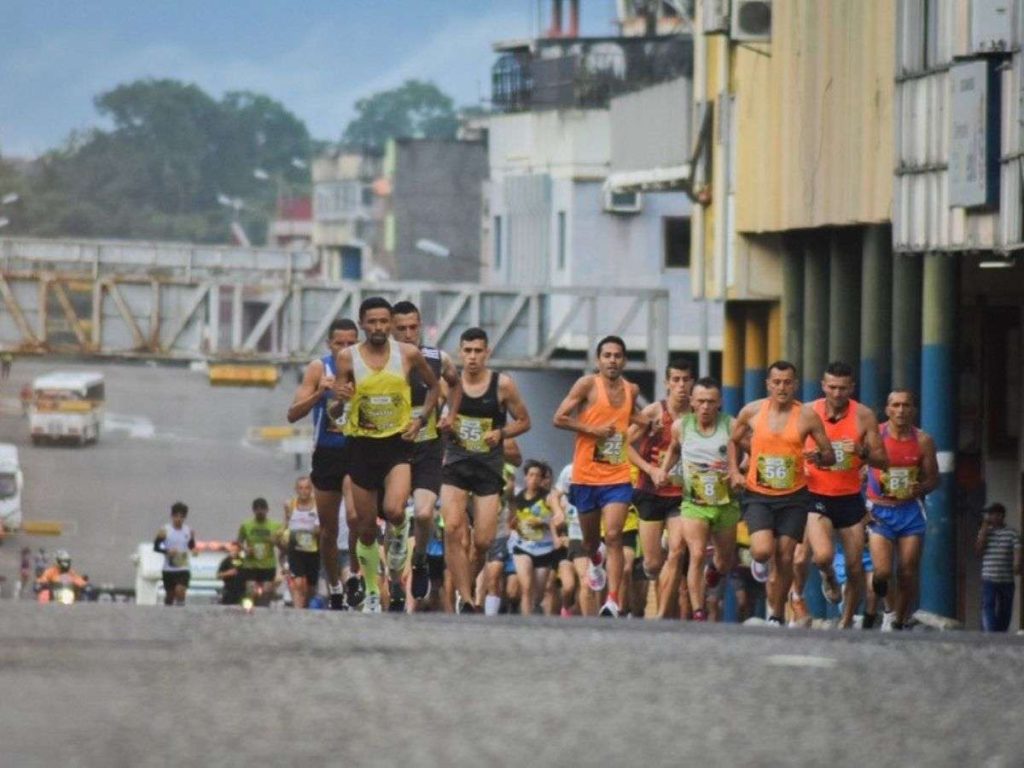 Atletas-correran-la-56°-Media-Maraton-de-San-Sebastian.jpg