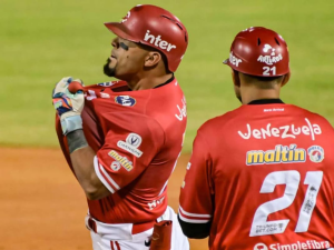 Cardenales-derrota-y-elimina-a-las-Aguilas-del-Zulia.png