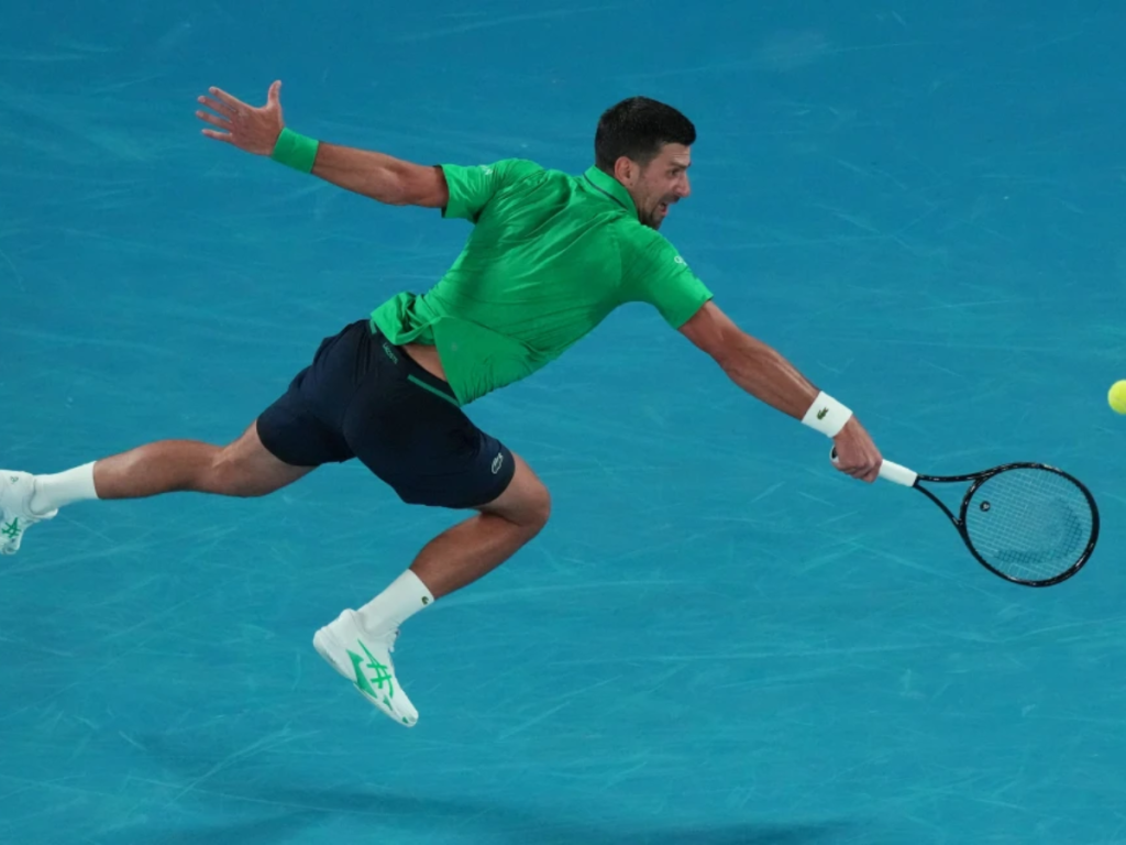 Djokovic-iguala-dos-records-en-su-victoria-100-en-Australia.png