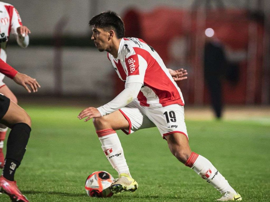 El-Deportivo-Tachira-ya-tiene-nuevo-delantero.jpg
