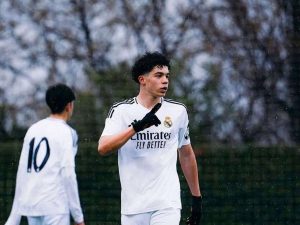 Enzo-Alves-firma-contrato-con-el-Real-Madrid.jpg