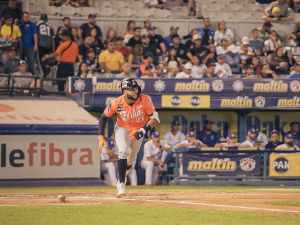 Jackson-Chourio-vibra-con-el-uniforme-de-las-Aguilas.png