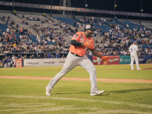 Jose-Pirela-ya-es-un-historico-en-playoffs-con-las.png