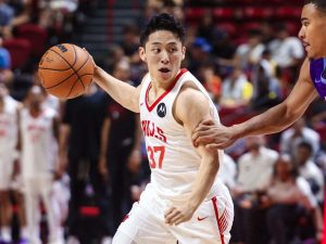 Los-Chicago-Bulls-firma-a-Yuki-Kawamura.jpg