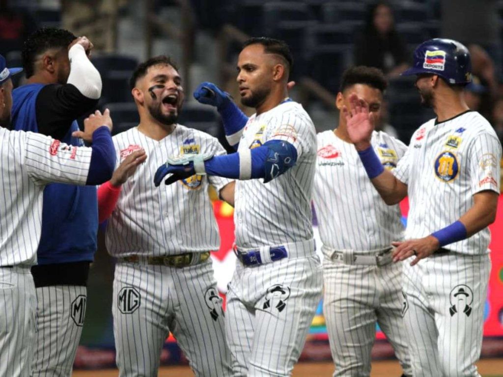 Magallanes-triunfo-en-su-localia-Monumental.jpg