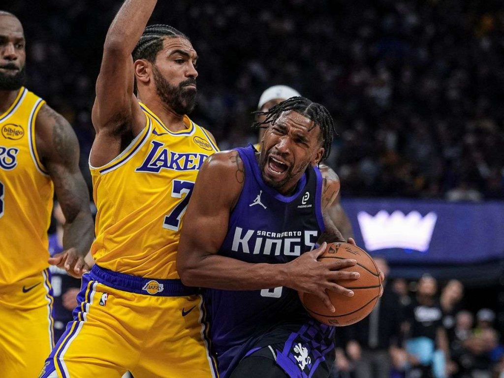 Malik-Monk-fue-el-terror-de-los-Lakers.jpg