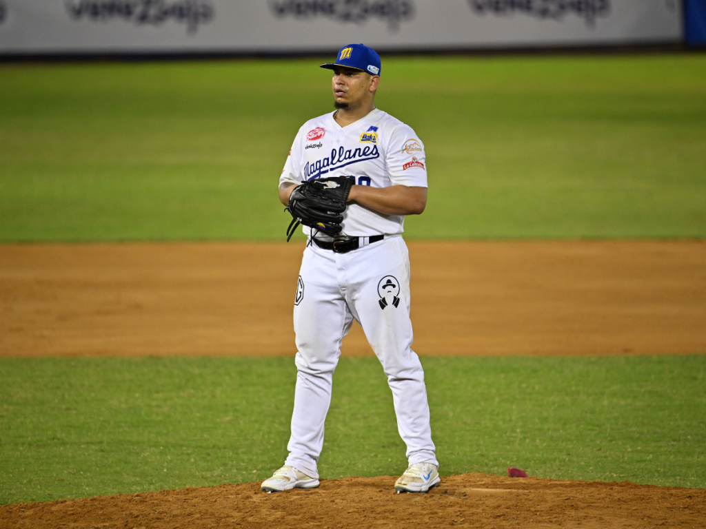 Ricardo-Sanchez-confirma-su-dominio-al-ser-Pitcher-del-Ano.png