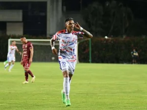 Richard-Celis-vuelve-al-futve-con-Zamora.jpg