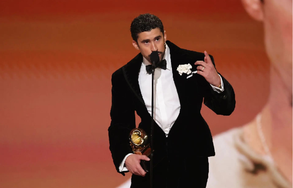 Bad-Bunny-hace-historia-al-ganar-Album-del-Ano-en.png