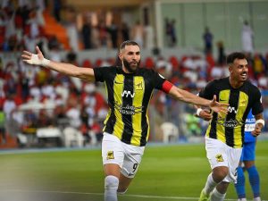 Benzema-vestira-la-camiseta-del-Al-Hilal.jpg