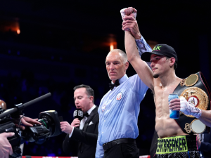 Brandon-Figueroa-es-el-nuevo-campeon-de-Peso-Pluma-de.png