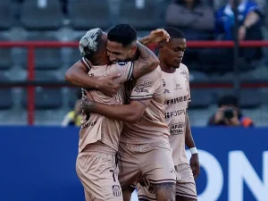 Carabobo-mando-en-Talcahuano-y-avanzo-en-Libertadores.jpg