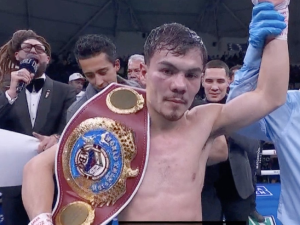 Christian-Chispa-Medina-retiene-su-titulo-mundial.png