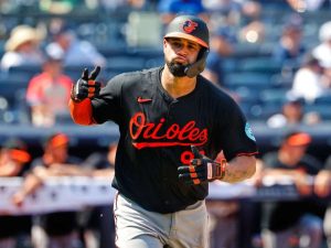 Gary-Sanchez-acordo-con-Cerveceros.jpg