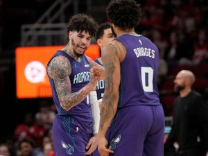 Hornets-siguen-enrachados-y-aplastan-a-Rockets.jpg