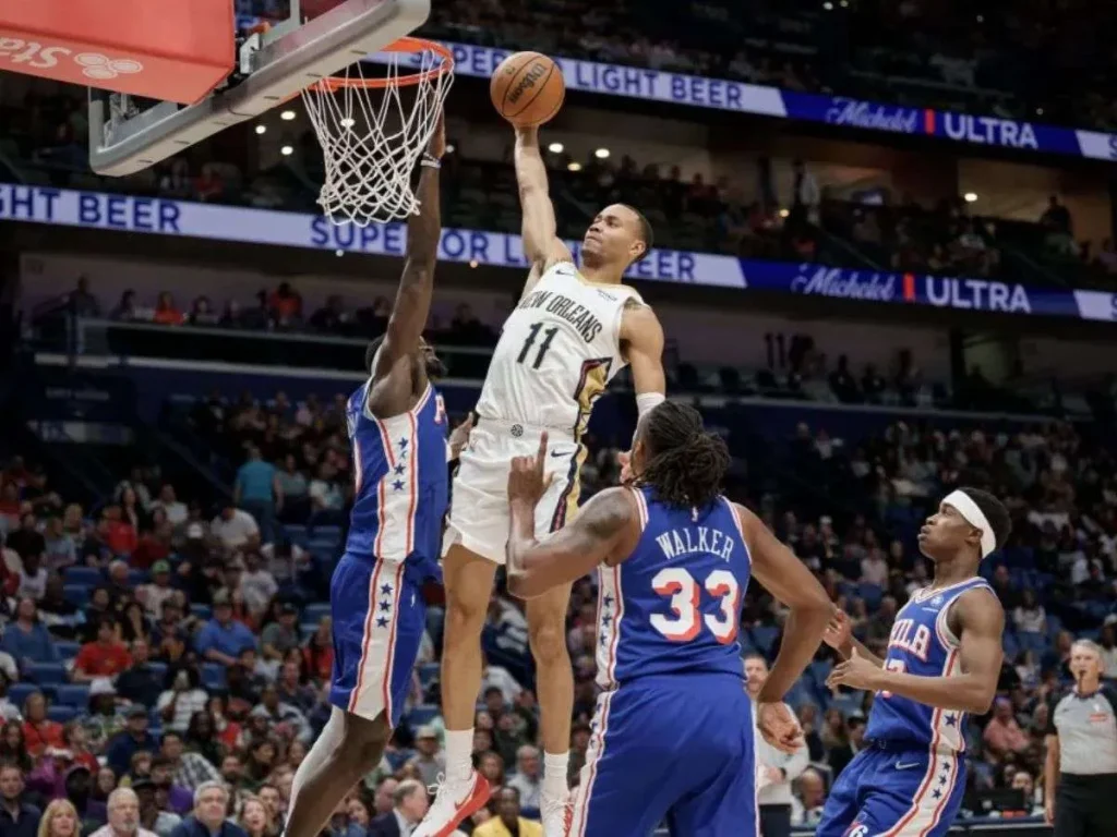 Jordan-Poole-impulsa-victoria-de-Pelicans.jpg