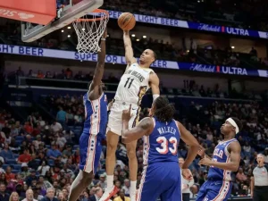 Jordan-Poole-impulsa-victoria-de-Pelicans.jpg