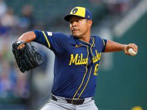 Jose-Quintana-reforzara-a-los-Rockies-de-Colorado.jpg