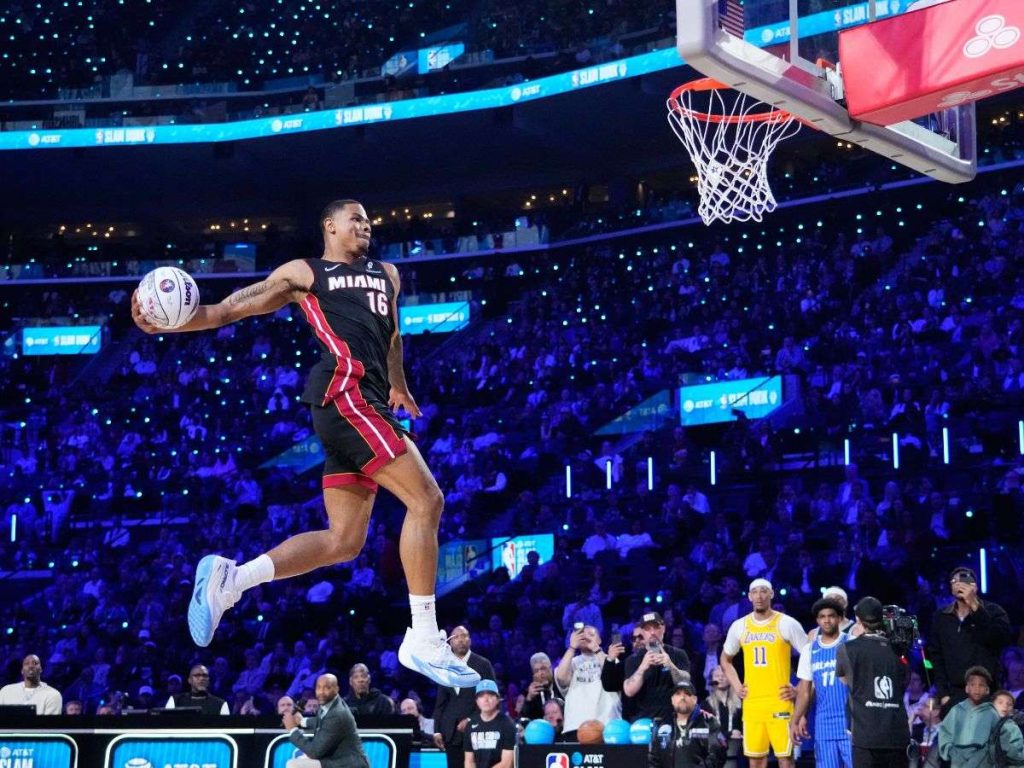 Keshad-Johnson-se-llevo-el-concurso-de-clavadas-de-la.jpg