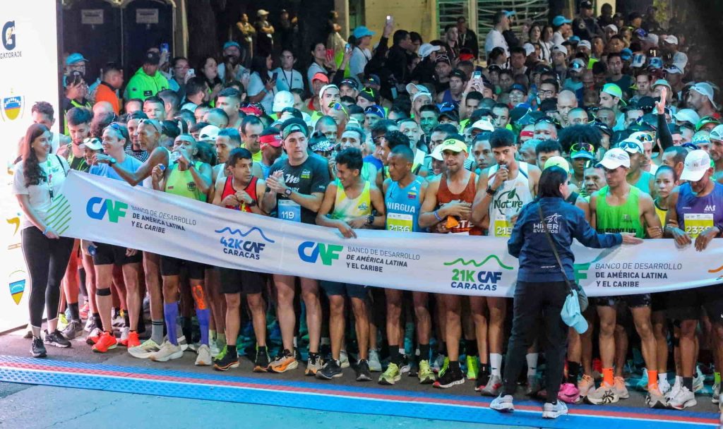 Maraton-CAF-2026-Panameno-Jorge-Castelblanco-y-ecuatoriana-Silvia-Ortiz.jpg