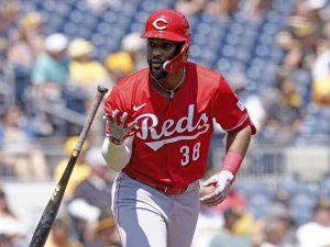 Miguel-Andujar-llega-a-San-Diego.jpg