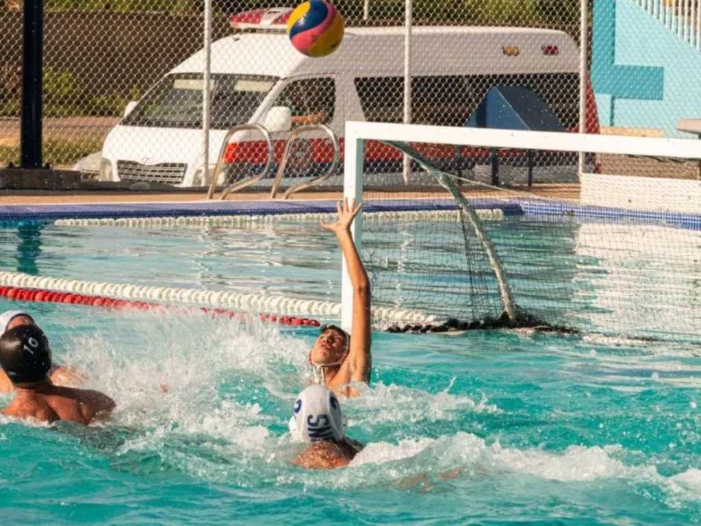 Polo-acuatico-inicia-su-campamento.jpg