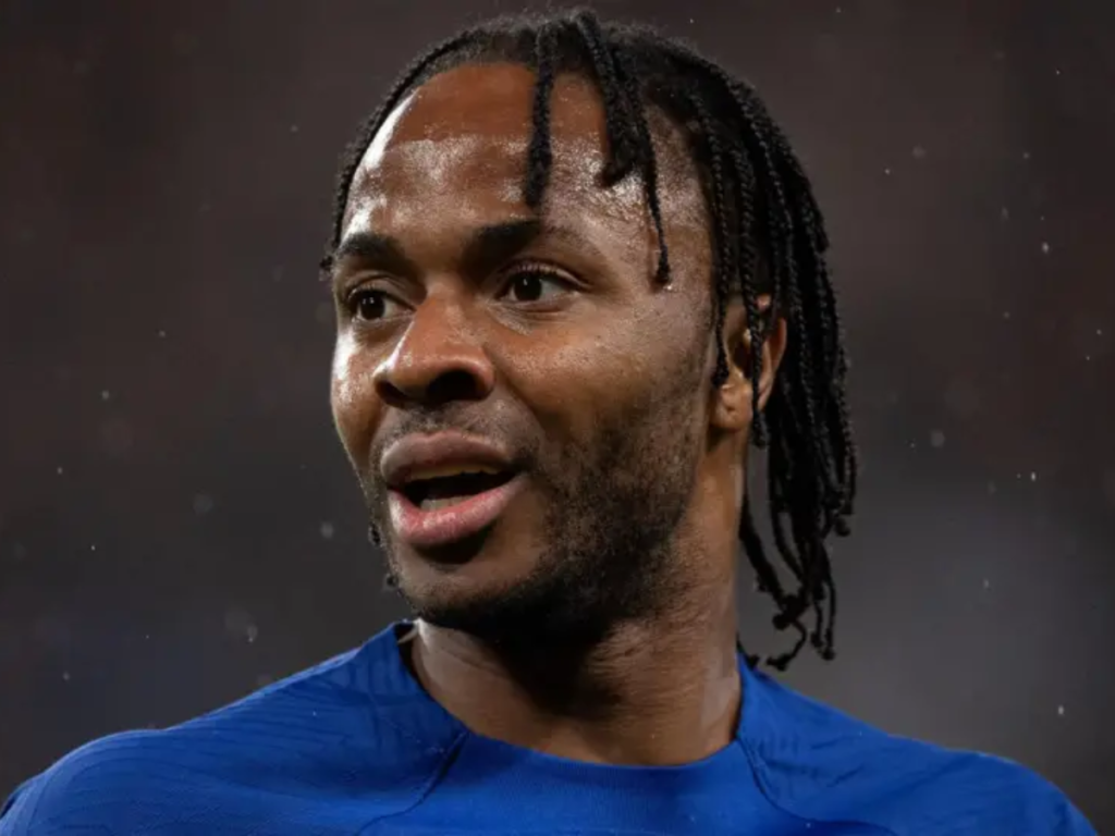 Raheem-Sterling-ficha-por-el-Feyenoord-de-Robin-Van-Persie.png