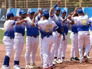Softbol-masculino-inicio-con-dos-victorias.jpg