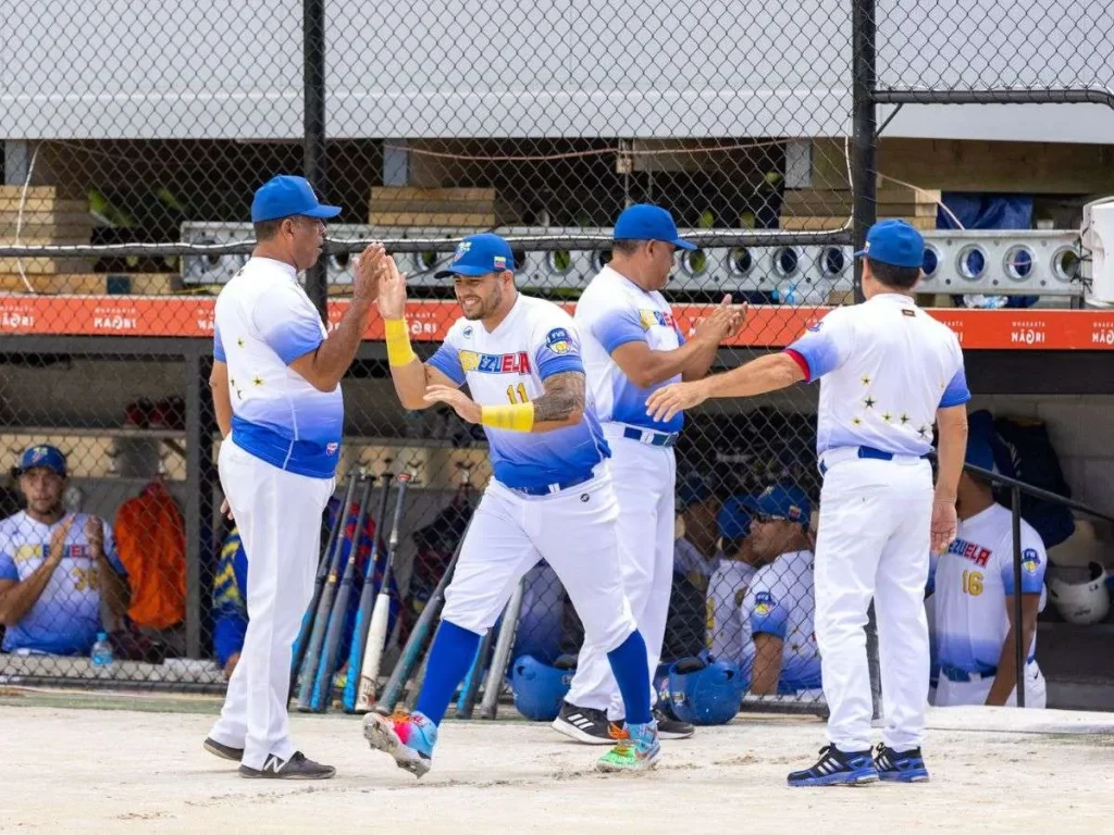 Softbol-masculino-va-por-otro-titulo.jpg