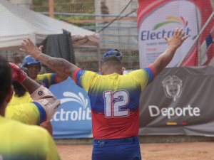 Team-Softbol-doblego-a-Dominicana-en-la-Super-Ronda.png