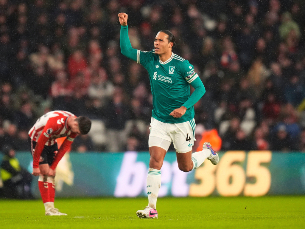 Van-Dijk-le-suma-tres-puntos-al-Liverpool-ante-el.png