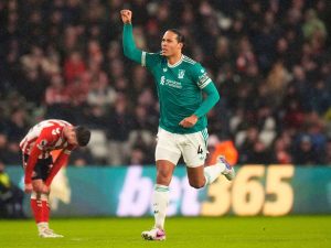 Van-Dijk-quiere-que-Konate-siga-en-el-Liverpool.jpg
