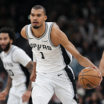 Wembanyama firma extensión millonaria con San Antonio