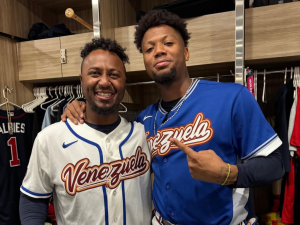 Acuna-Jr-le-cobro-la-apuesta-a-Albies.png