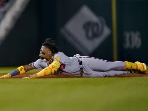 Acuna-Jr-va-por-el-club-de-los-200-HR-200.png