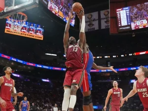 Bam-Adebayo-hace-historia-con-Miami.jpg