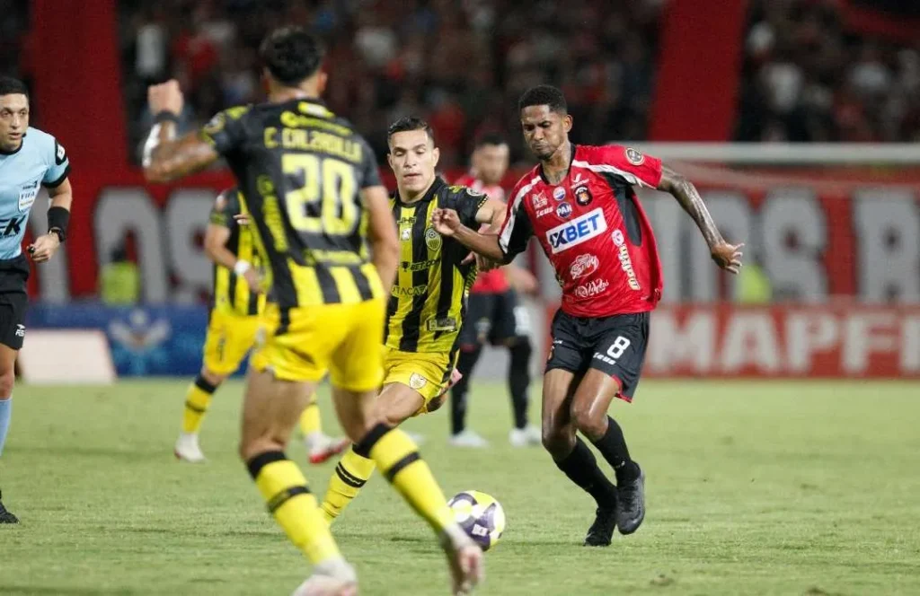 Caracas-y-Tachira-reviven-el-Clasico-del-Futve-en-el.jpg