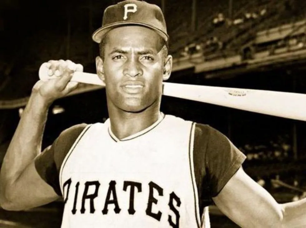 Clemente-electo-al-HOF-hace-53-anos.jpg