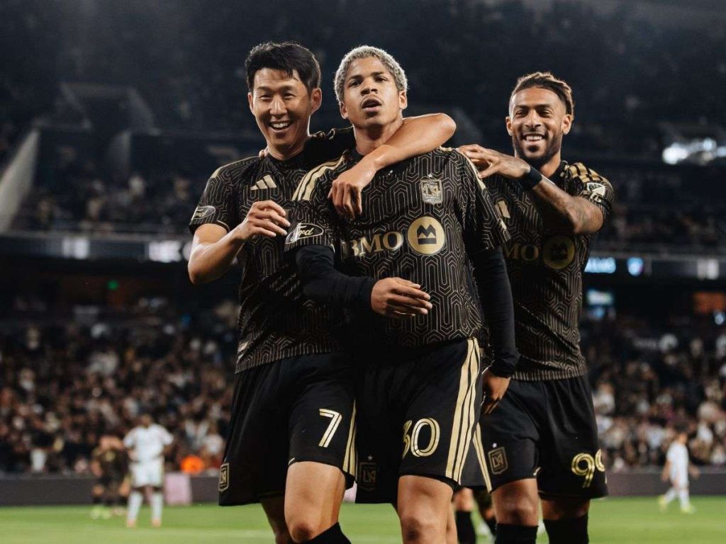 David-Martinez-le-dio-la-victoria-a-Los-Angeles-FC.jpg