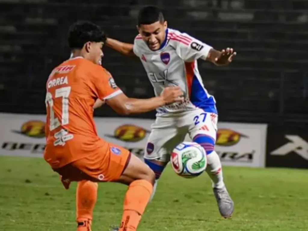 Deportivo-La-Guaira-y-Academia-Puerto-Cabello-no-se-hicieron.png
