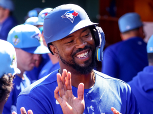 Eloy-Jimenez-luce-con-Toronto-en-la-pretemporada.png