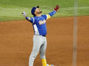 Eugenio-Suarez-Sentimos-a-nuestro-pais-enfrente-de-nosotros.jpg