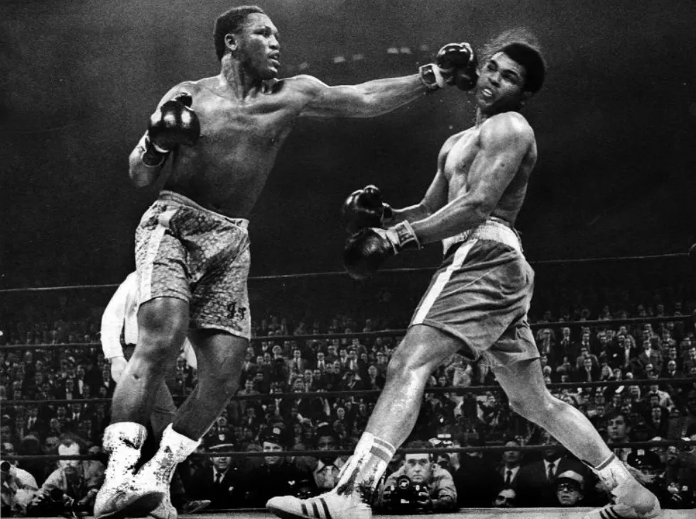 Frazier-gano-hace-55-anos-primera-Pelea-del-Siglo.png