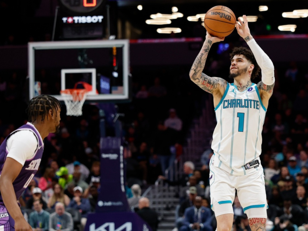 Hornets-igualan-record-de-la-franquicia-con-26-triples-y.png