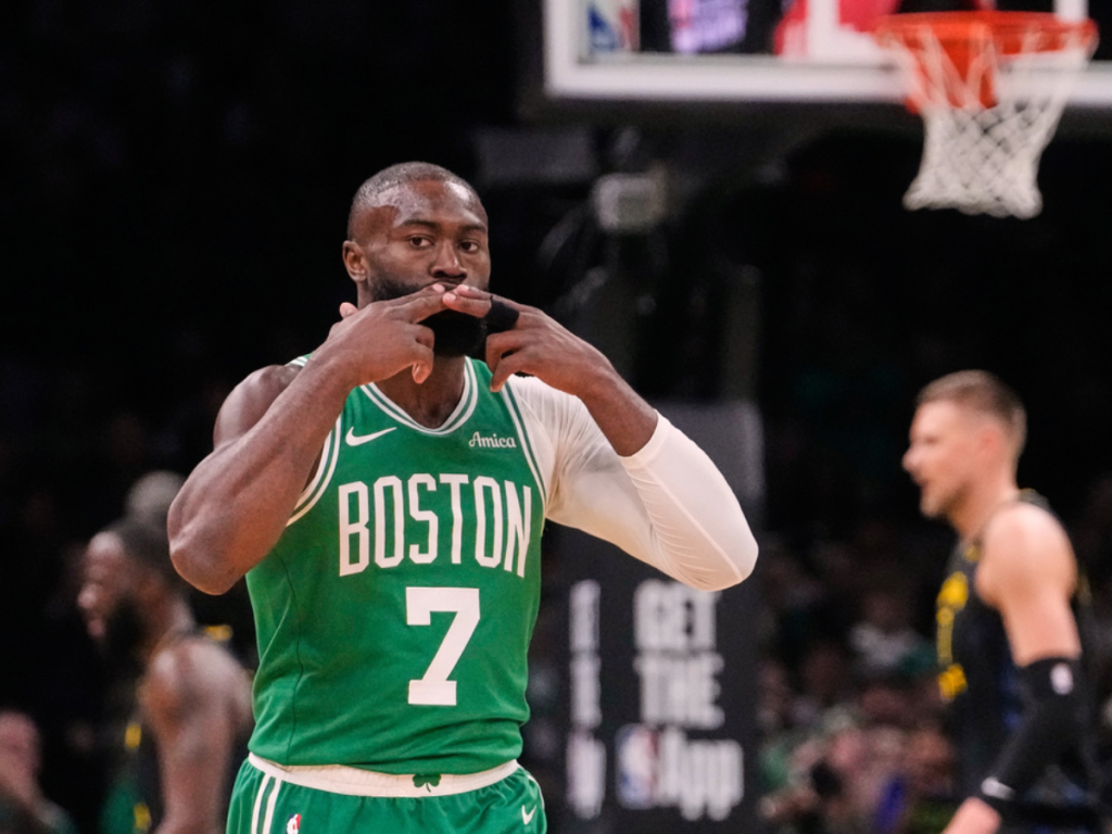 Jaylen-Brown-lidera-contundente-victoria-de-los-Celtics.png
