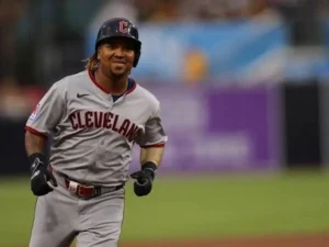 Jose-Ramirez-sigue-haciendo-historia-en-Cleveland.png