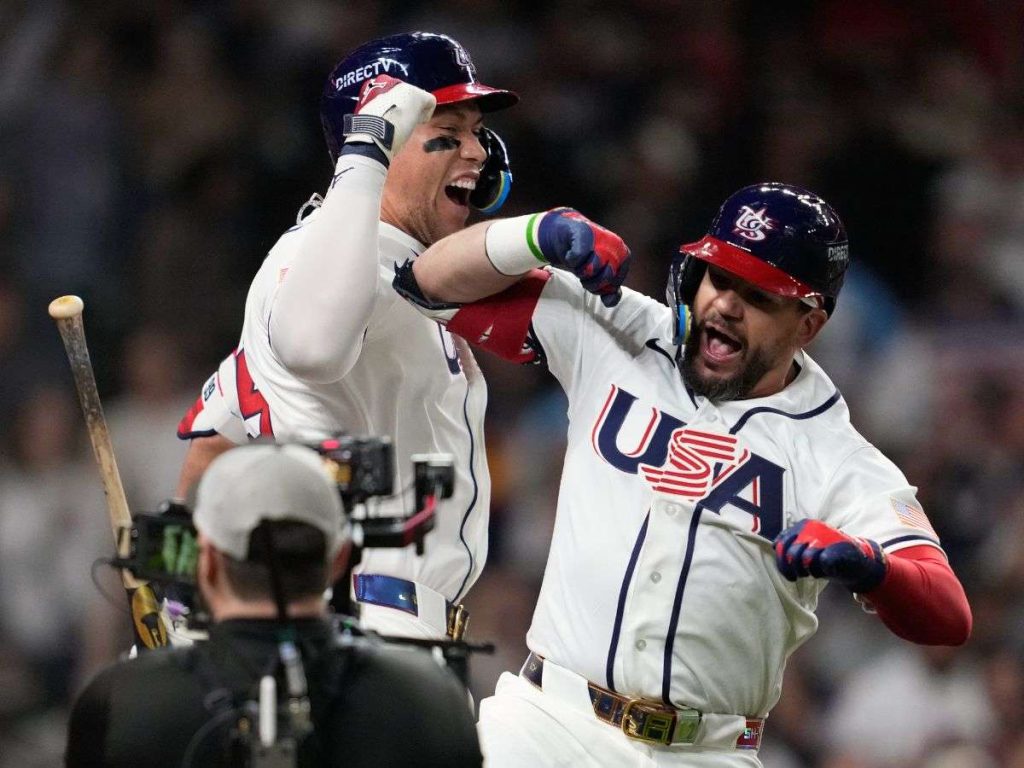Kyle-Schwarber-lidera-el-triunfo-de-EEUU-sobre-Gran-Bretana.jpg