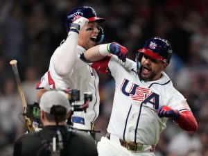 Kyle-Schwarber-lidera-el-triunfo-de-EEUU-sobre-Gran-Bretana.jpg